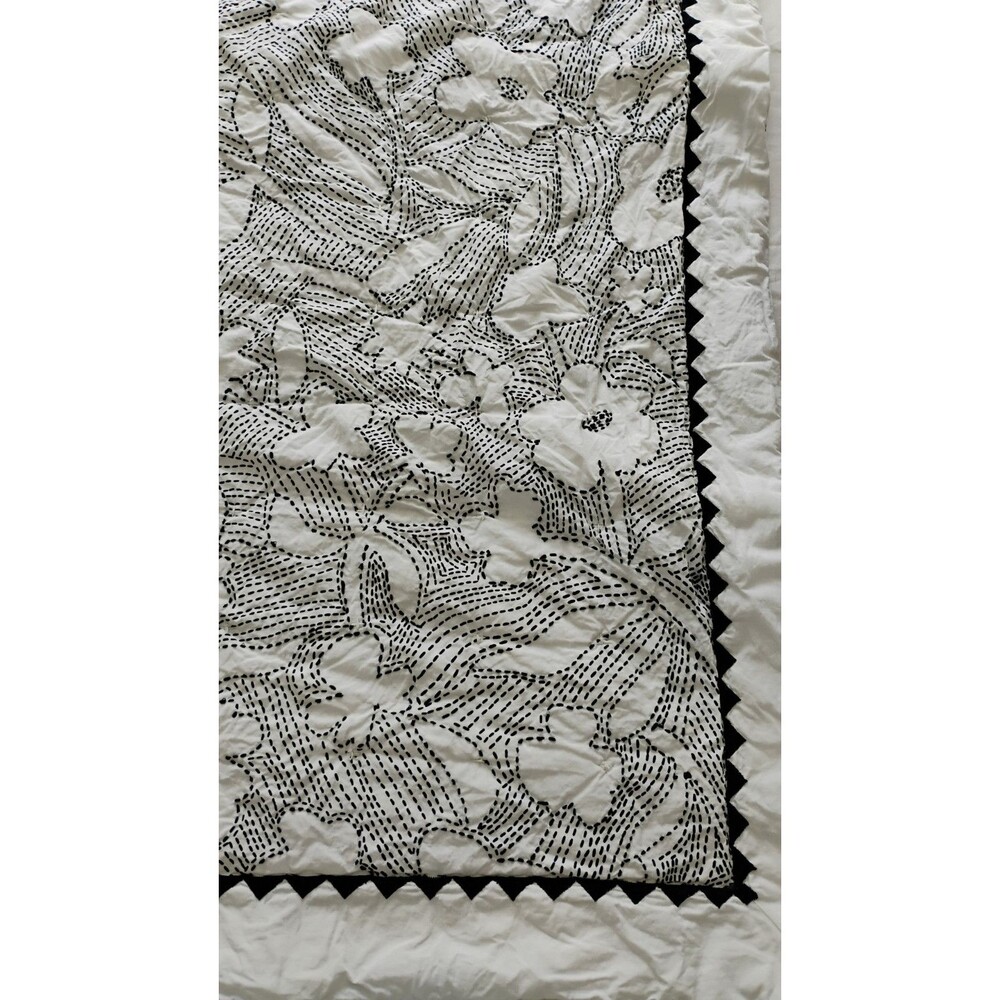 John Robshaw Baby Toddler Suhavi Crib Quilt Blk White Floral Organic Cotton EUC - Picture 2 of 11